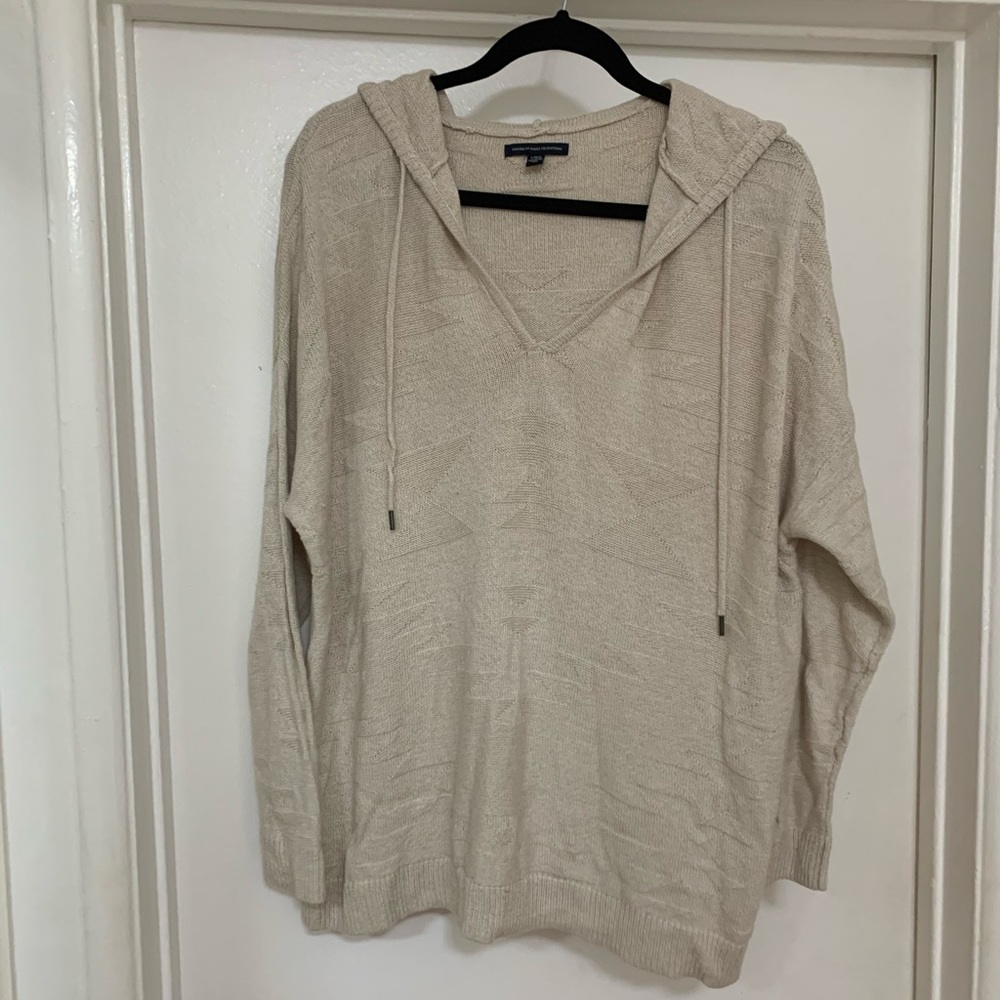 Women’s American Eagle sweater with hood size L
